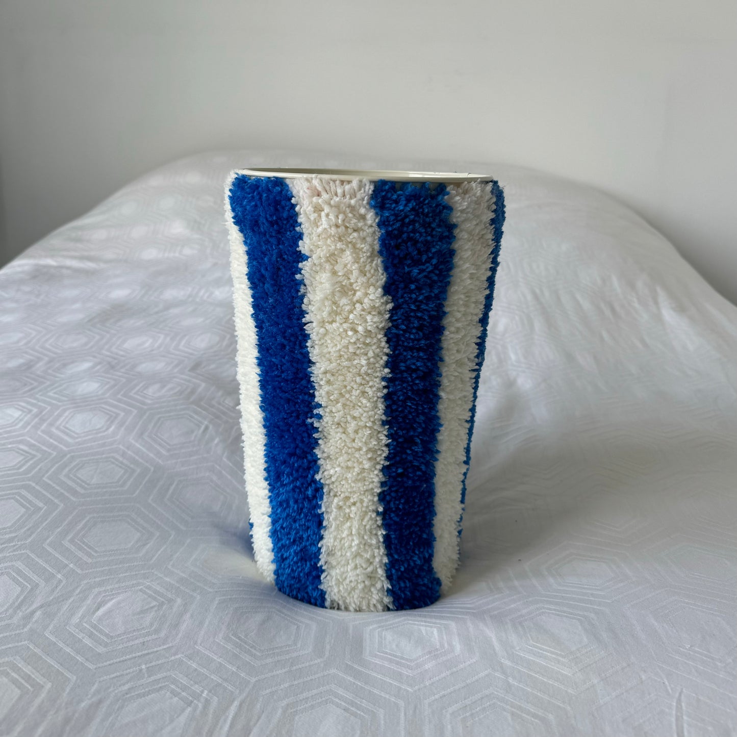 Tufted popcorn vase